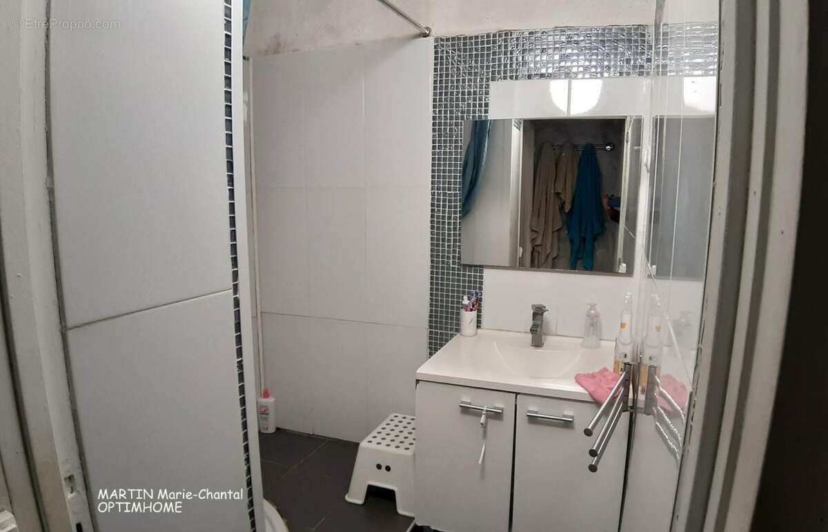 Appartement T3 lumineux avec loggia, parking, cave – Marseille 15e bd du Bosphore - photo 13