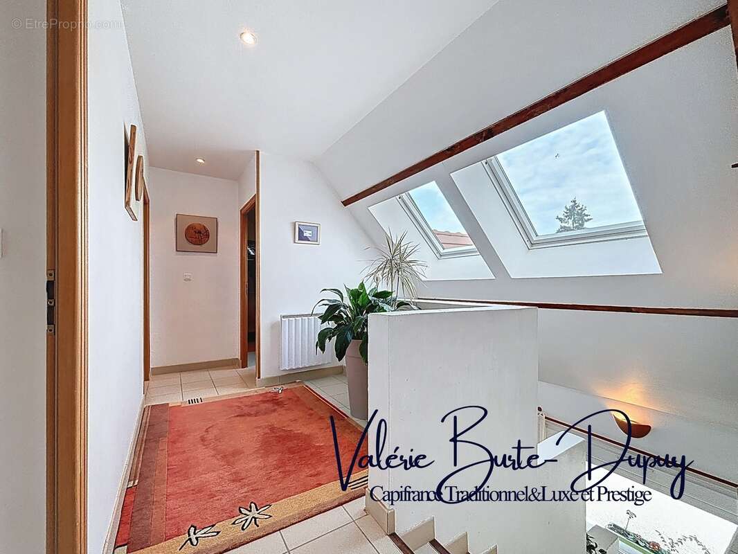 St Denis en Val à 10 min d'Orléans centre, à vendre  Maison de 2003 190m2 5 chambres avec jardin arboré de 1800m2, garage attena - photo 22