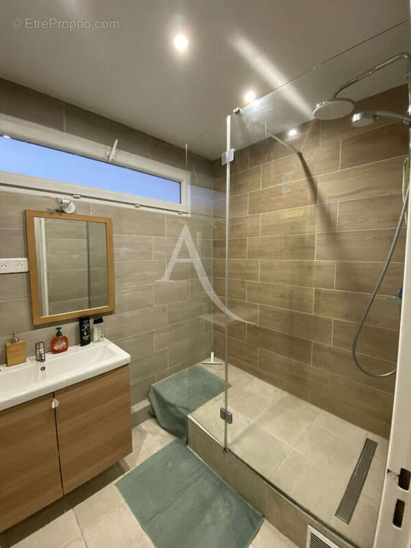 Appartement à LE BOURGET