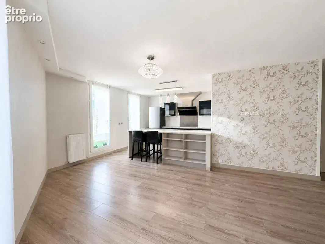 EXCLUSIVITÉ - Appartement d'exception au dernier étage avec terrasse panoramique de 30 m² - Mantes-la-Jolie Centre - photo 3