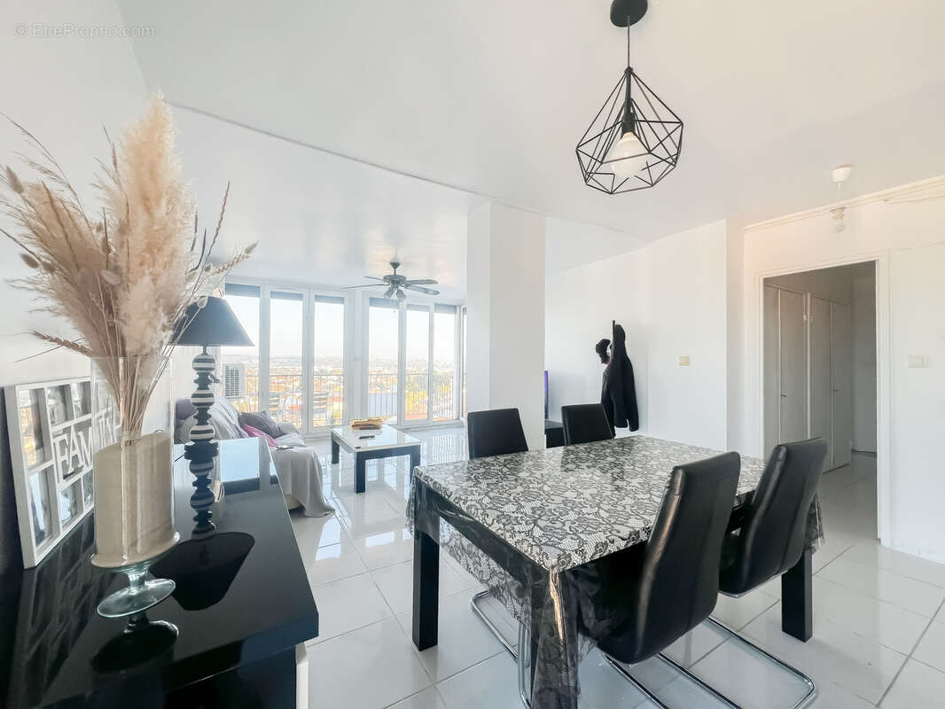 Appartement à PORT-DE-BOUC