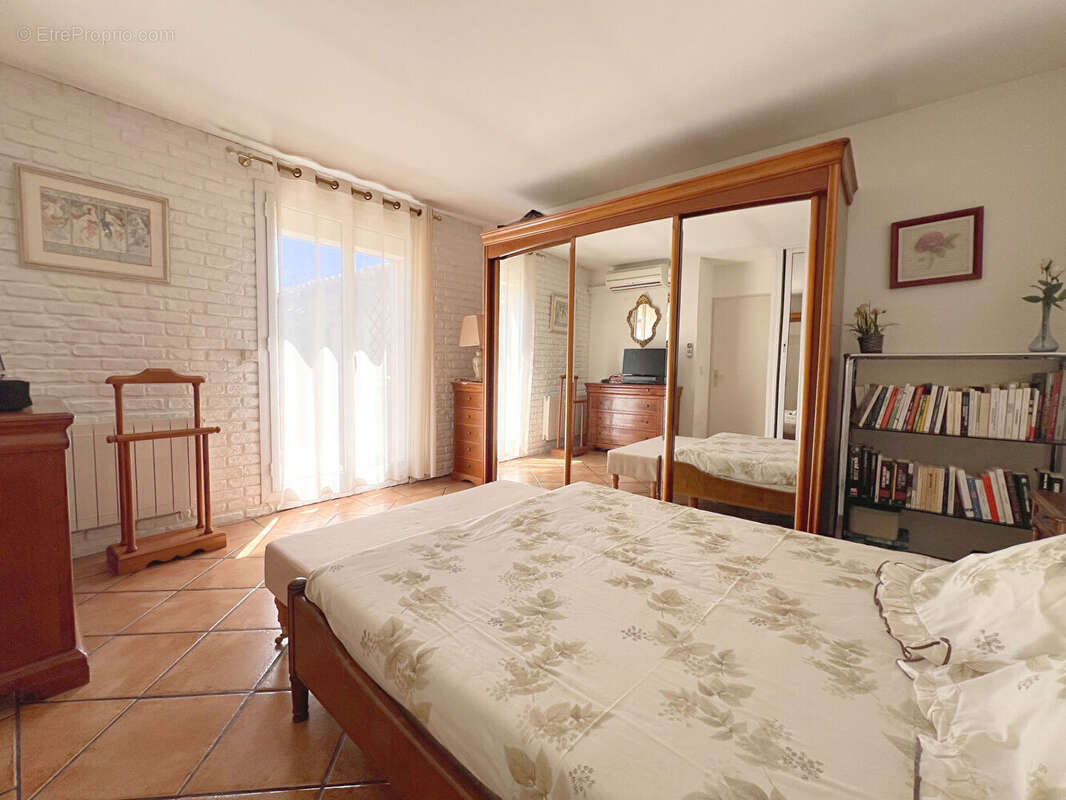Maison Rognac 5 pièces 86.89 m2 - photo 6