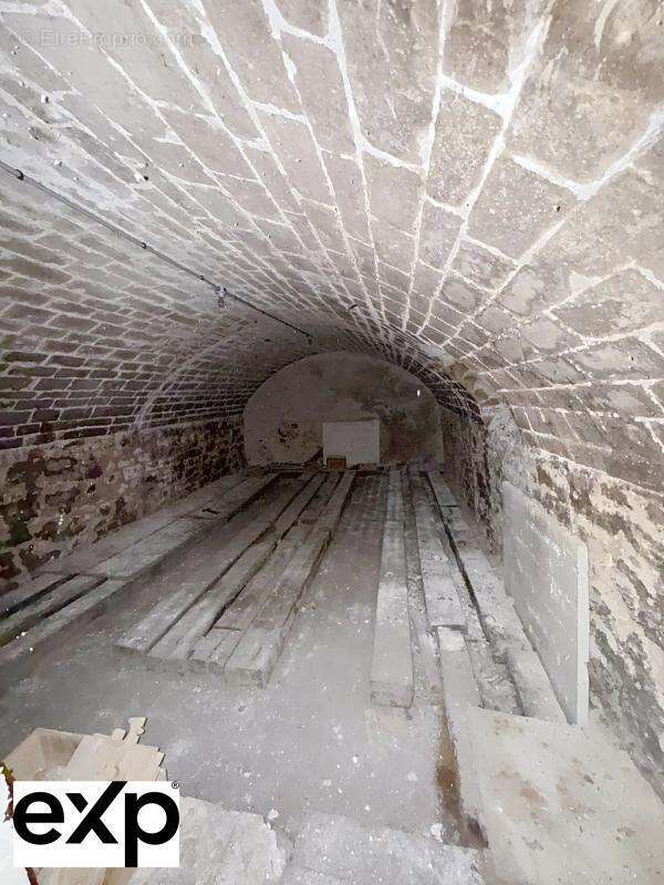 Commerce à MANTES-LA-JOLIE