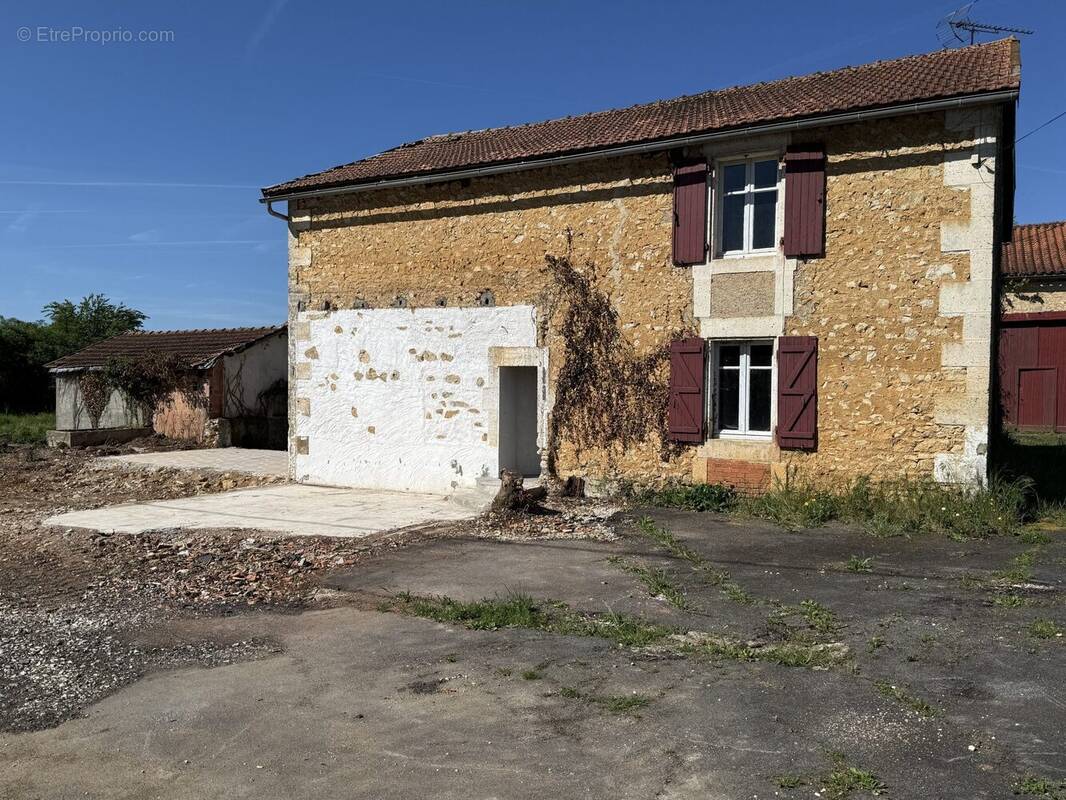 Maison à TAPONNAT-FLEURIGNAC