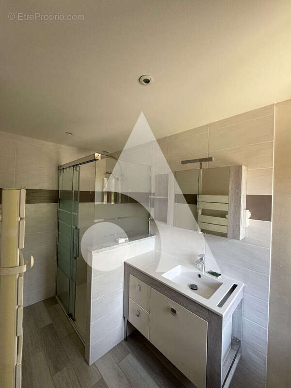 Maison à ATTIGNEVILLE