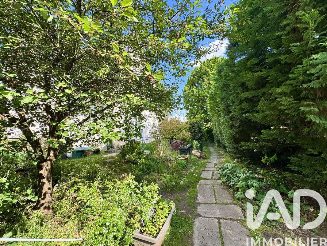 Maison 234 m² à Verrieres-Le-Buisson  - photo 4