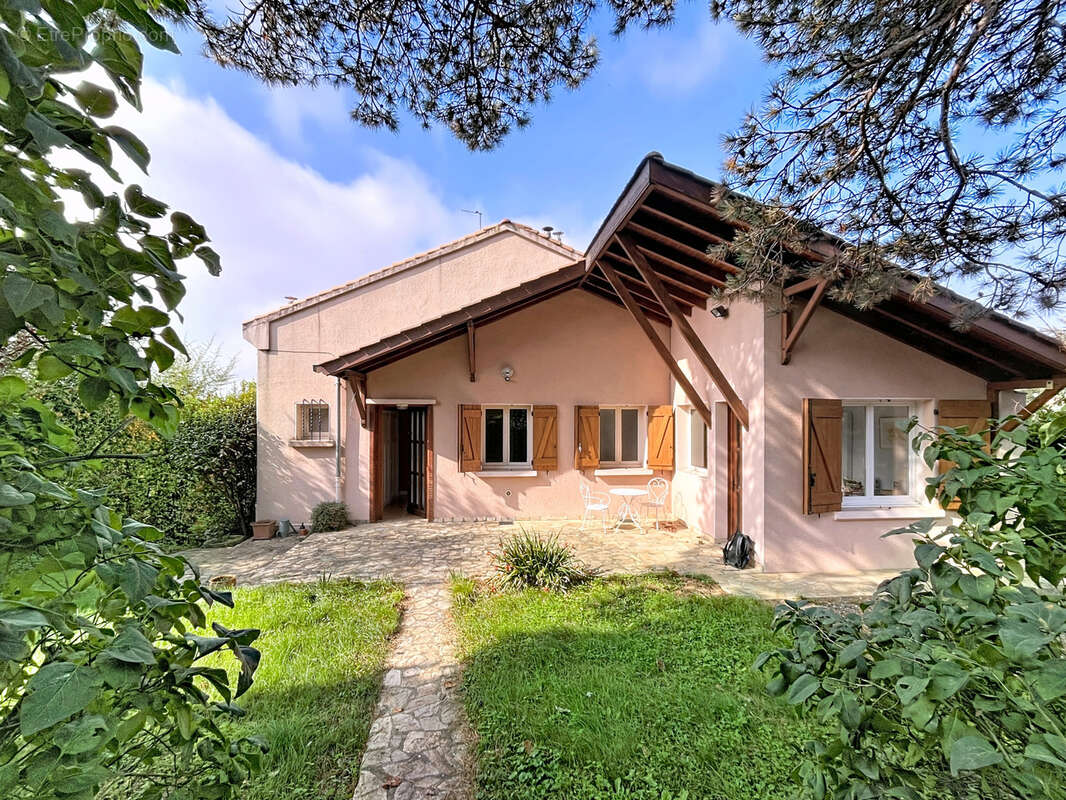 Maison à FRANCHEVILLE