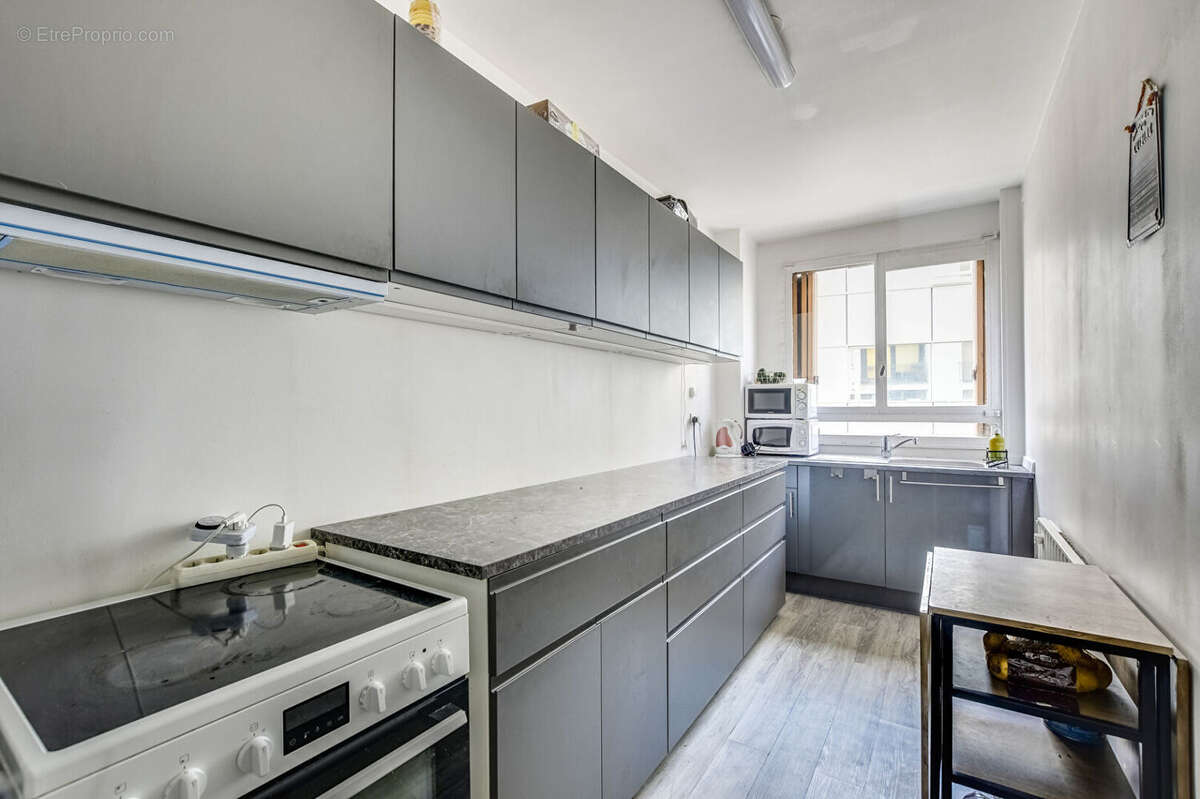 Appartement à PARIS-19E