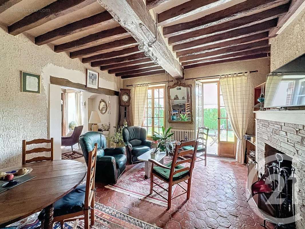 Maison à MALAY-LE-GRAND