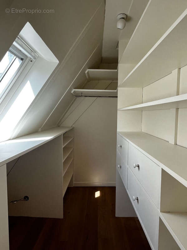 Appartement à PARIS-1E