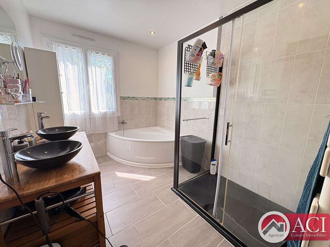 Maison à Meru (60110) - photo 6