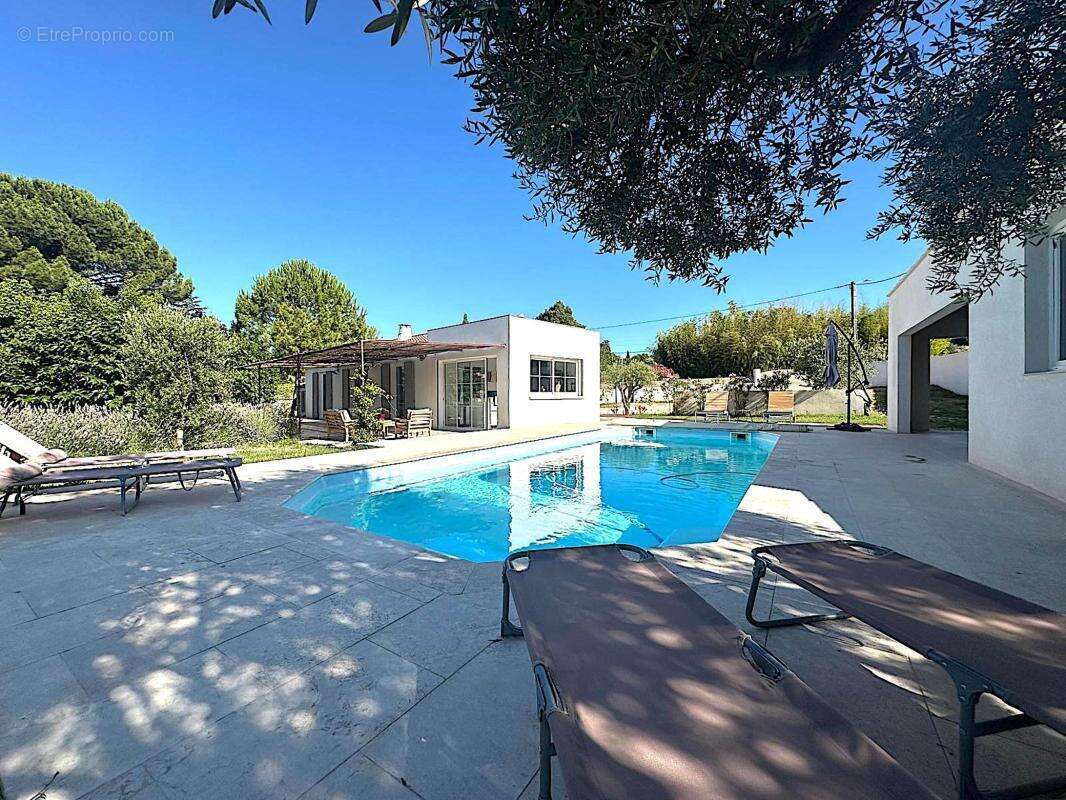 Maison à POURRIERES