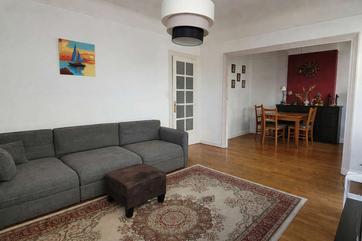 Appartement à SAINT-ETIENNE