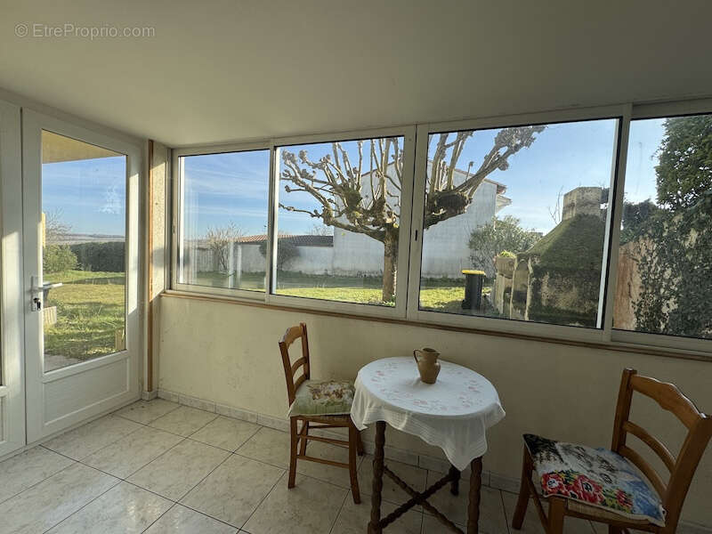 Maison à MORTAGNE-SUR-GIRONDE