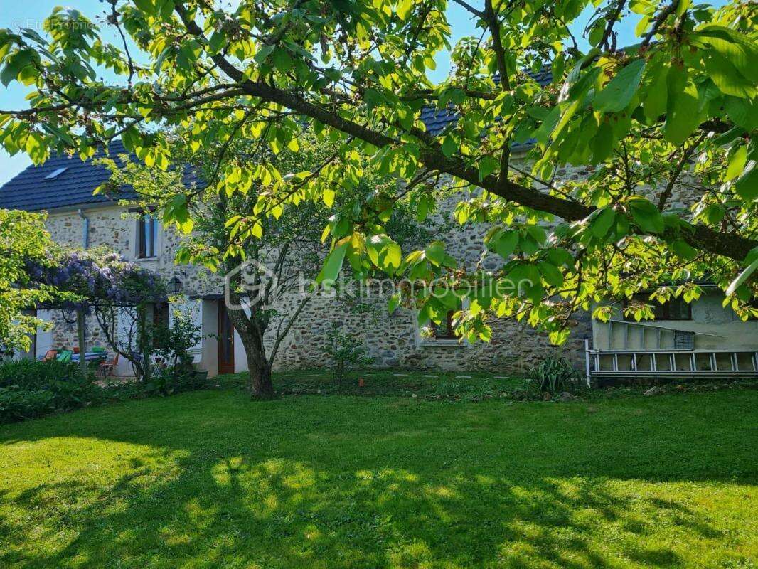 Maison à NEUILLY-SAINT-FRONT