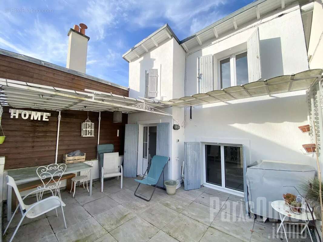 Maison à VILLE-D'AVRAY