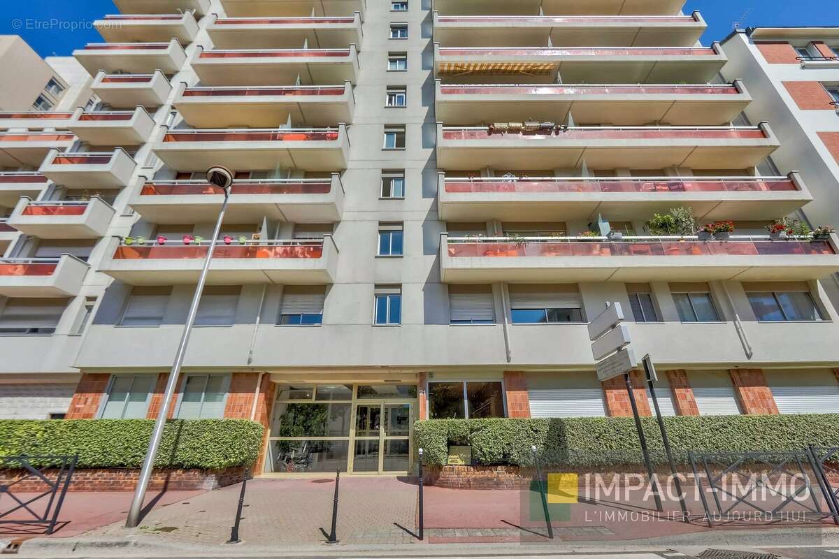 Appartement à COURBEVOIE