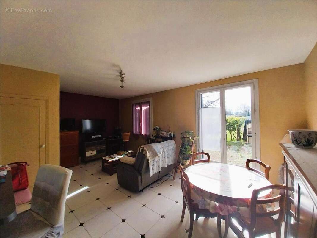 Maison 95 m² à Roquefort-Sur-Garonne  - photo 4