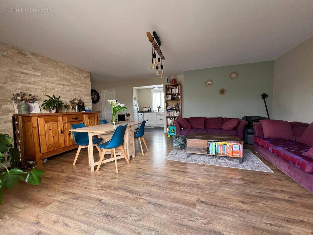   - Maison à BOUCHEMAINE