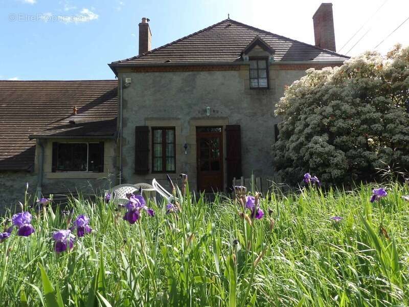 Maison à BIZENEUILLE