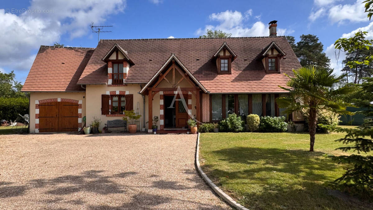 Maison à LA FERTE-IMBAULT