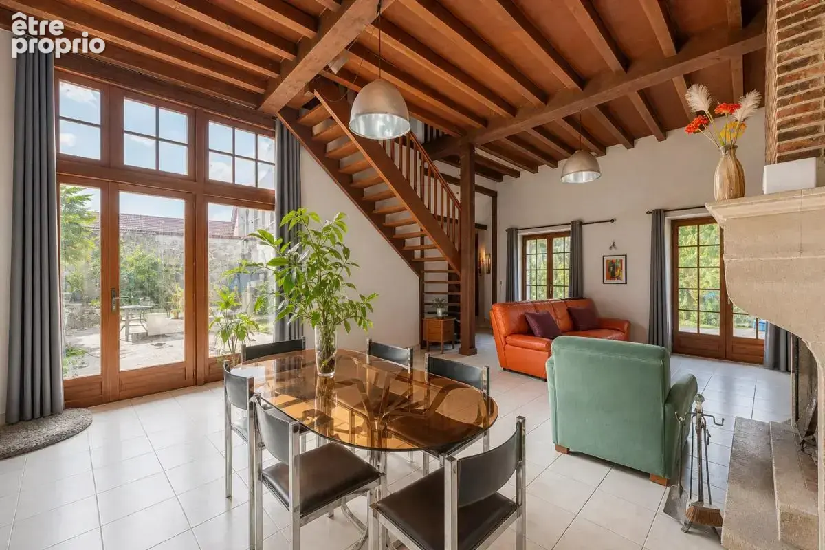 Élégante maison de maître sur un parc de 5 000 m² à Festigny - photo 1