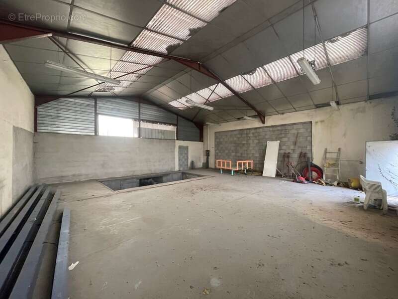 A vendre ROANNE, PLATEAU d'environ 150 m2 au sol IDEAL pour création d'un LOFT - photo 3