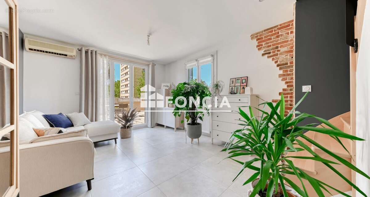 Appartement à BRON