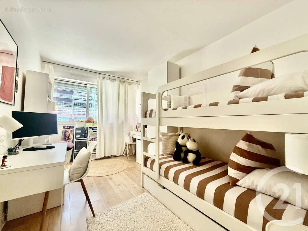 Appartement à CLICHY