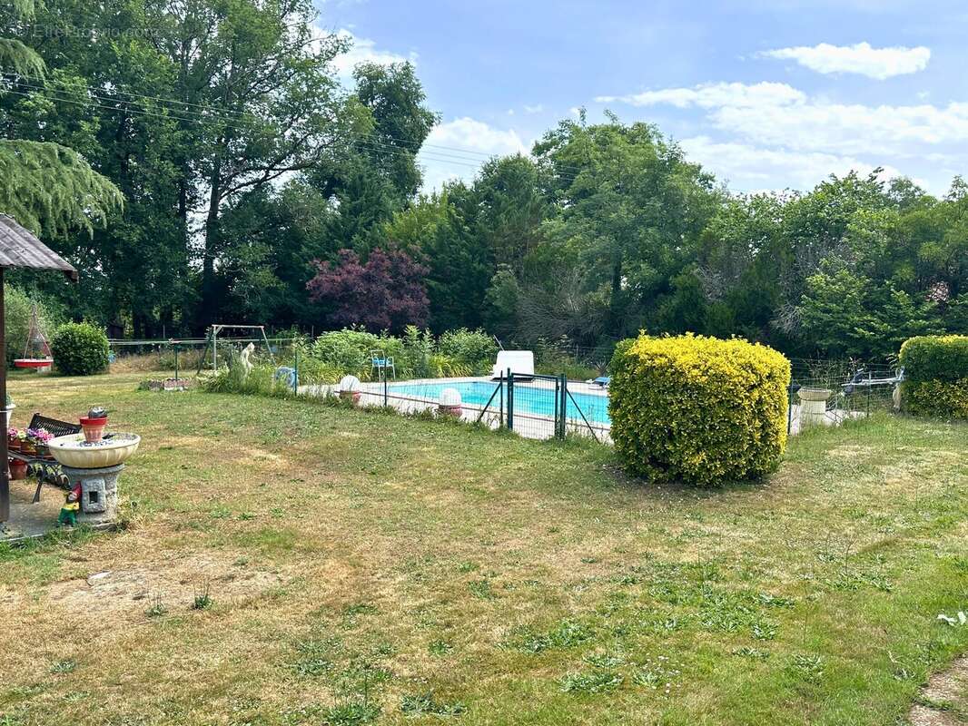 Maison à MONTPON-MENESTEROL