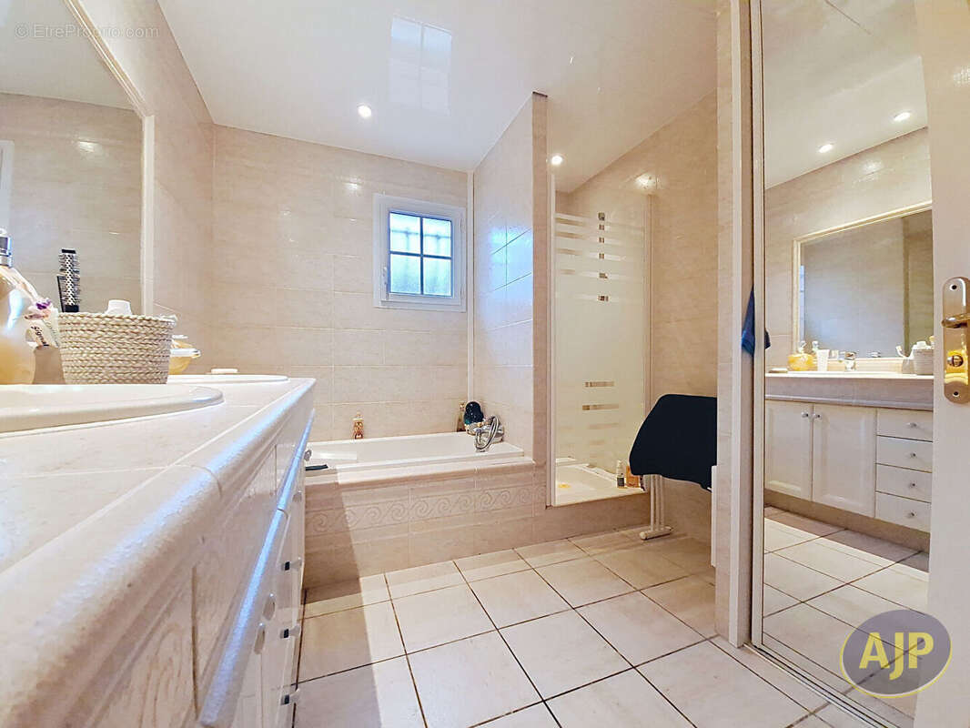 Maison à SAINTE-EULALIE