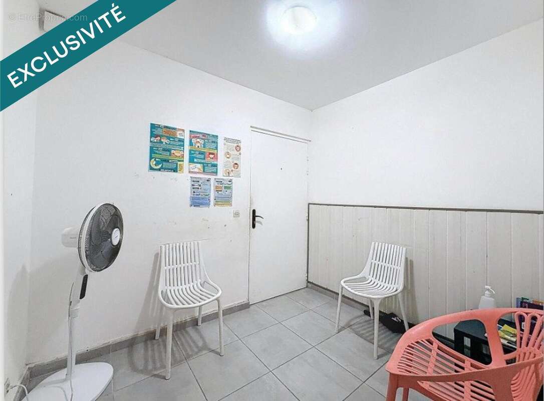 Commerce 40 m² à Baie-Mahault  - photo 5