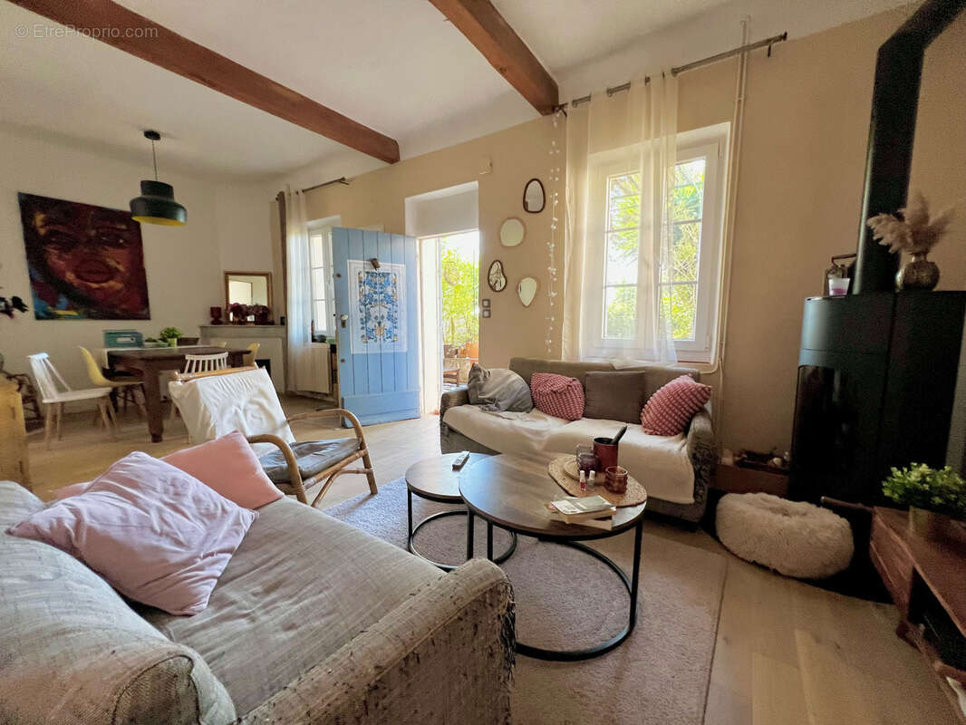 Toulon Siblas - Un charme fou pour cette maison ancienne avec jardin et piscine - photo 5