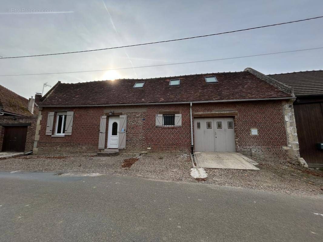 Maison à MONTGERAIN