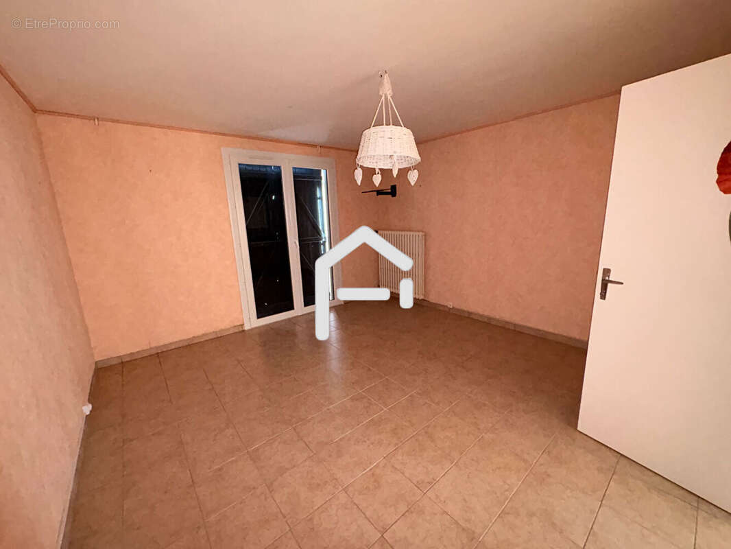Maison 105 m² à Le Champ-Saint-Pere  - photo 8