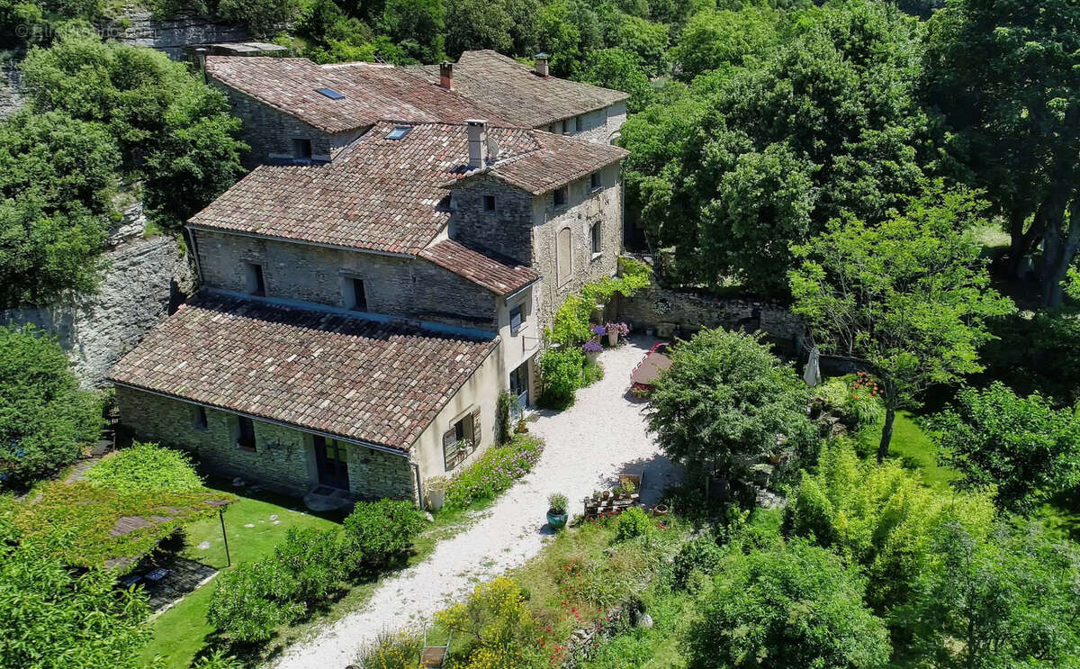 Propriete 350 m 2 - photo 17