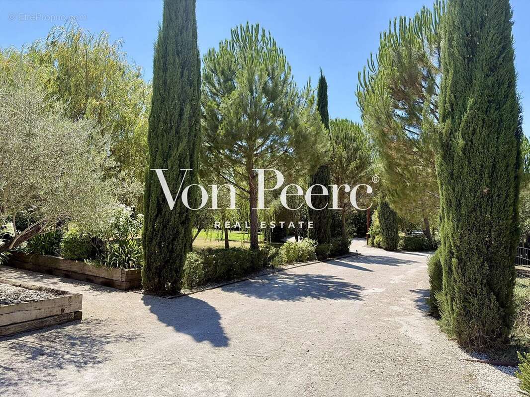 Mas rénové entre Avignon et Saint-Rémy-de-Provence - photo 16