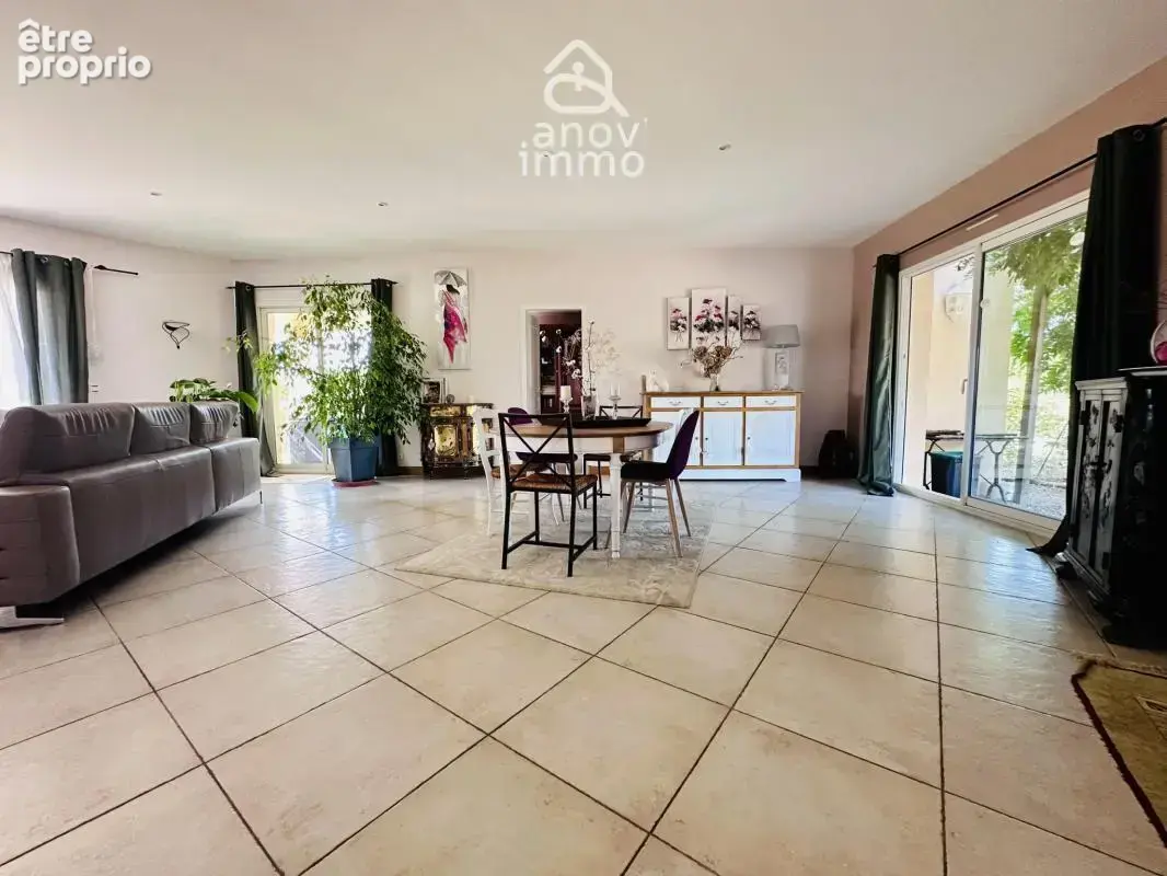 Garat   Maison d'architecte de plain-pied de 203,92 m2 avec - photo 8
