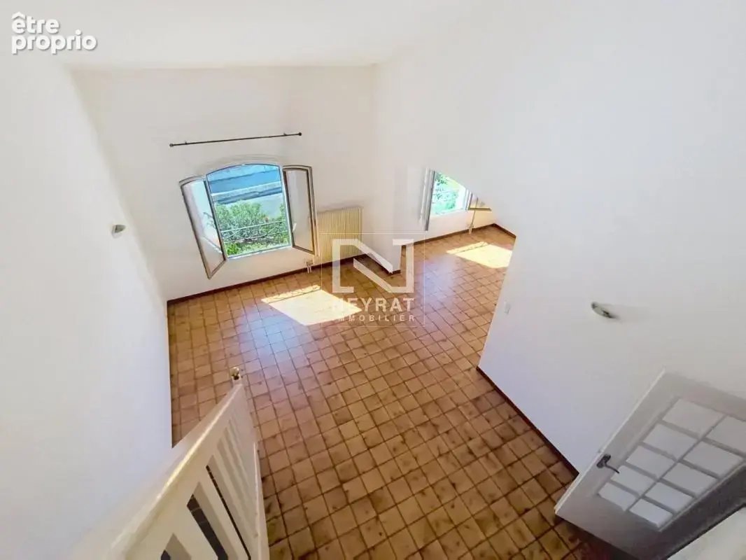 Draguignan -  appartement lumineux avec potentiel 2 chambres - photo 10