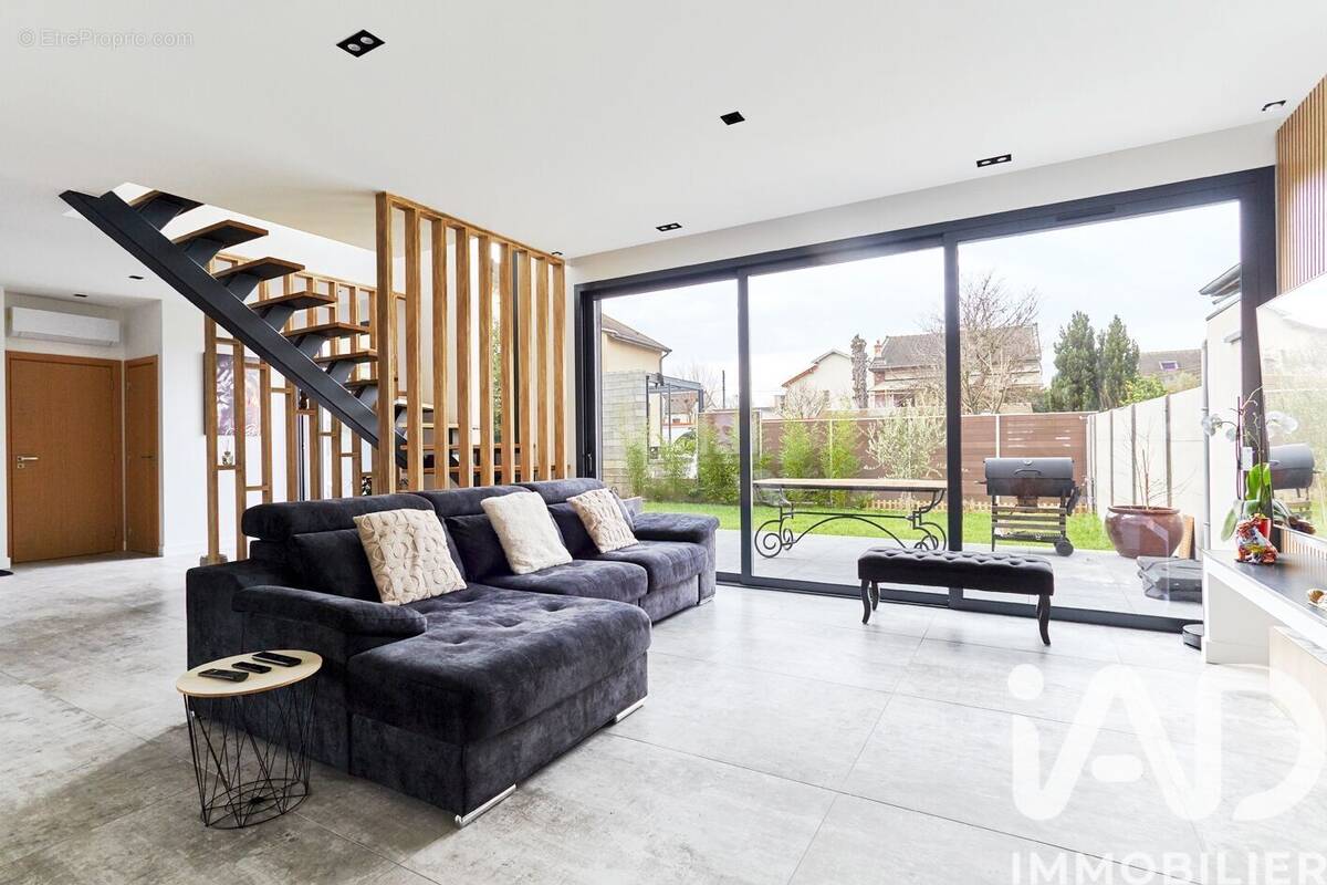 Photo 1 - Maison à HOUILLES