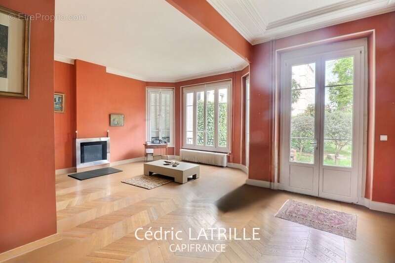 Maison Bourgeoise à vendre 11 pièces TARBES (65) - photo 3