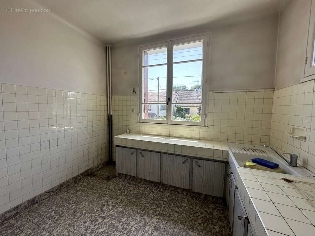 Maison à LE MESNIL-SAINT-DENIS