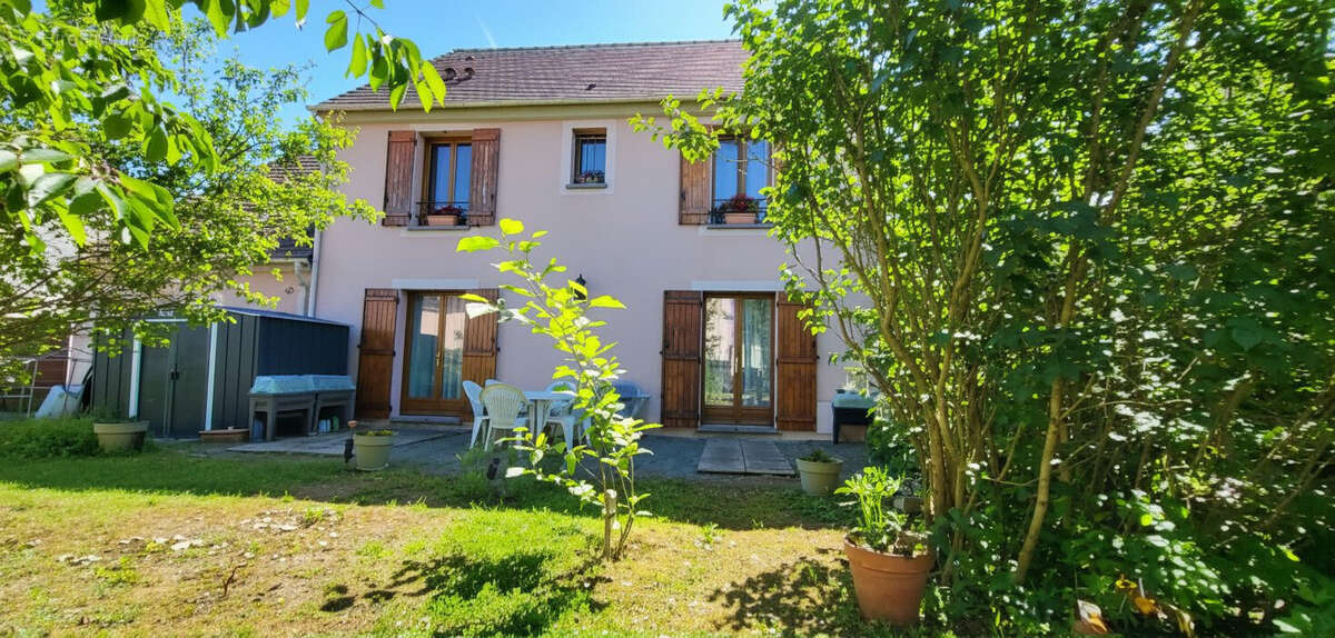 Maison à VULAINES-SUR-SEINE