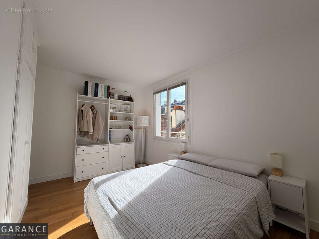 Appartement à PARIS-14E