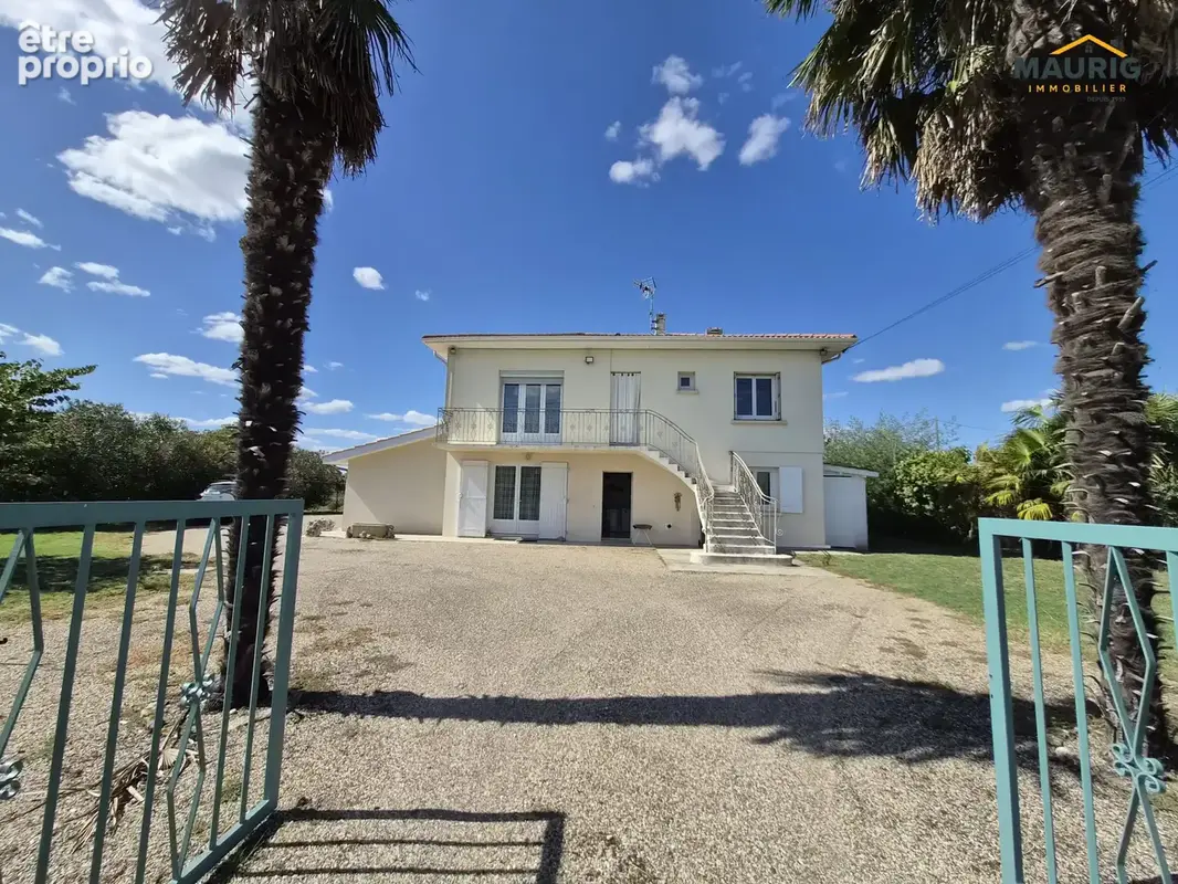 Photo Maison à Lamothe-Landerron au prix de 197 000€