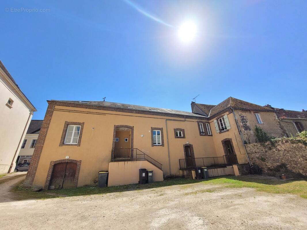 Appartement à THIRON-GARDAIS