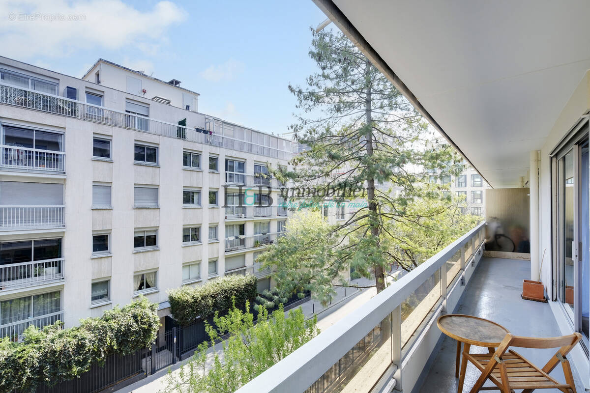 Appartement à PARIS-11E