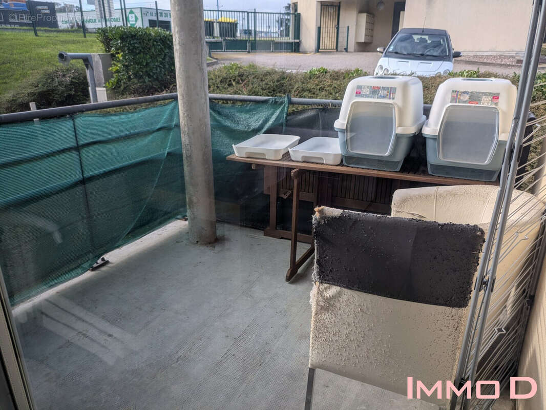 Appartement à CHARMES