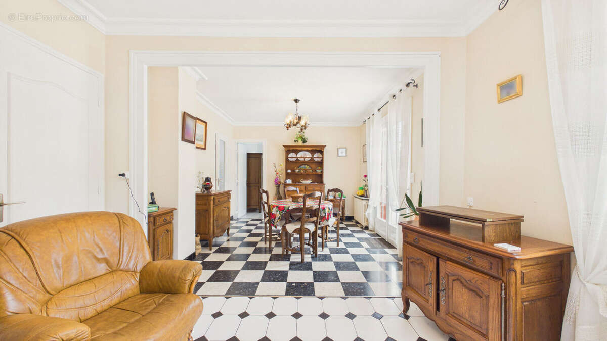 Anglet Montbrun - Maison de 117 m² sur un terrain de 508 m² - photo 3