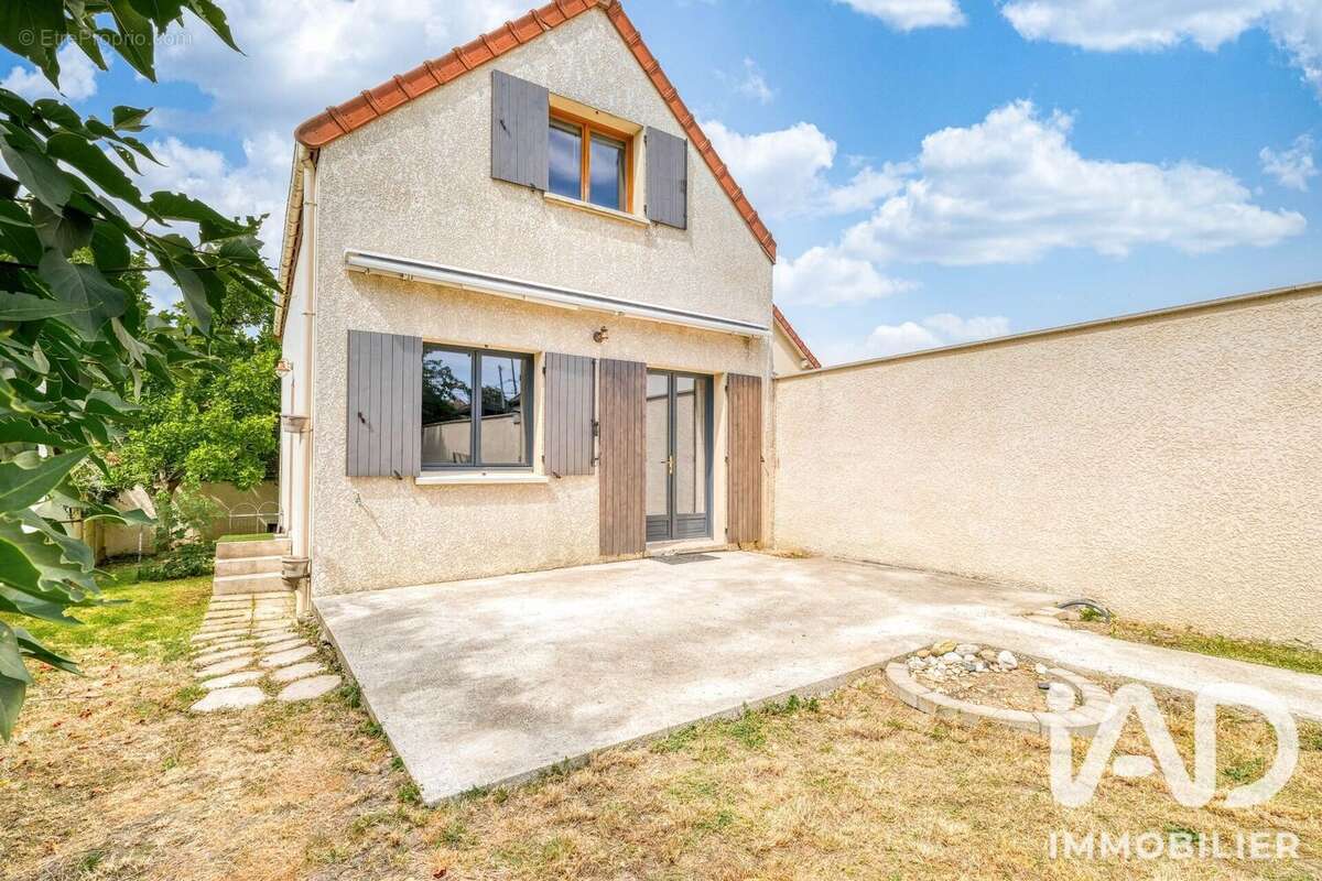 Photo 2 - Maison à SAINT-THIBAULT-DES-VIGNES